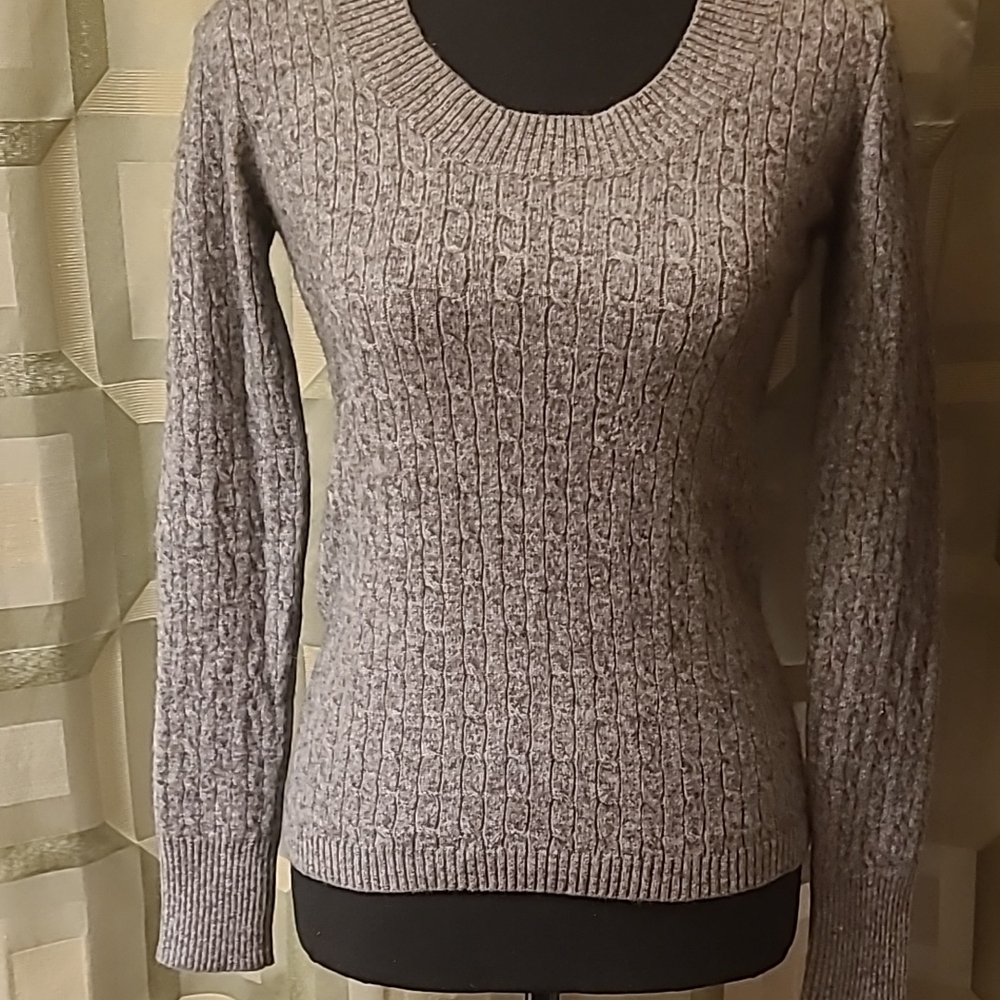 Cable Knit Gray Cashmere Sweater. Fits like S.